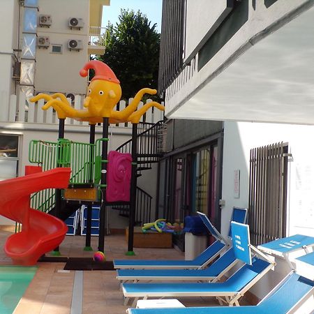 Hotel 2000 Rimini Extérieur photo