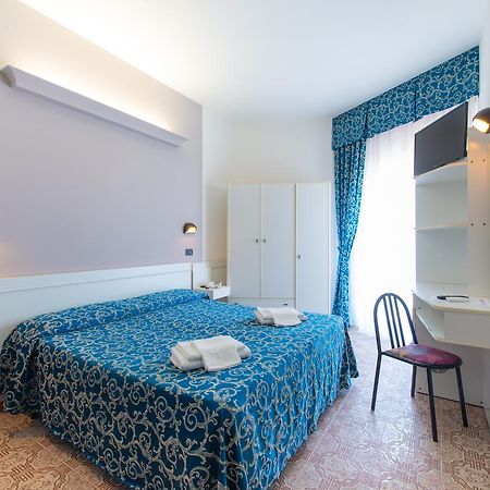 Hotel 2000 Rimini Chambre photo