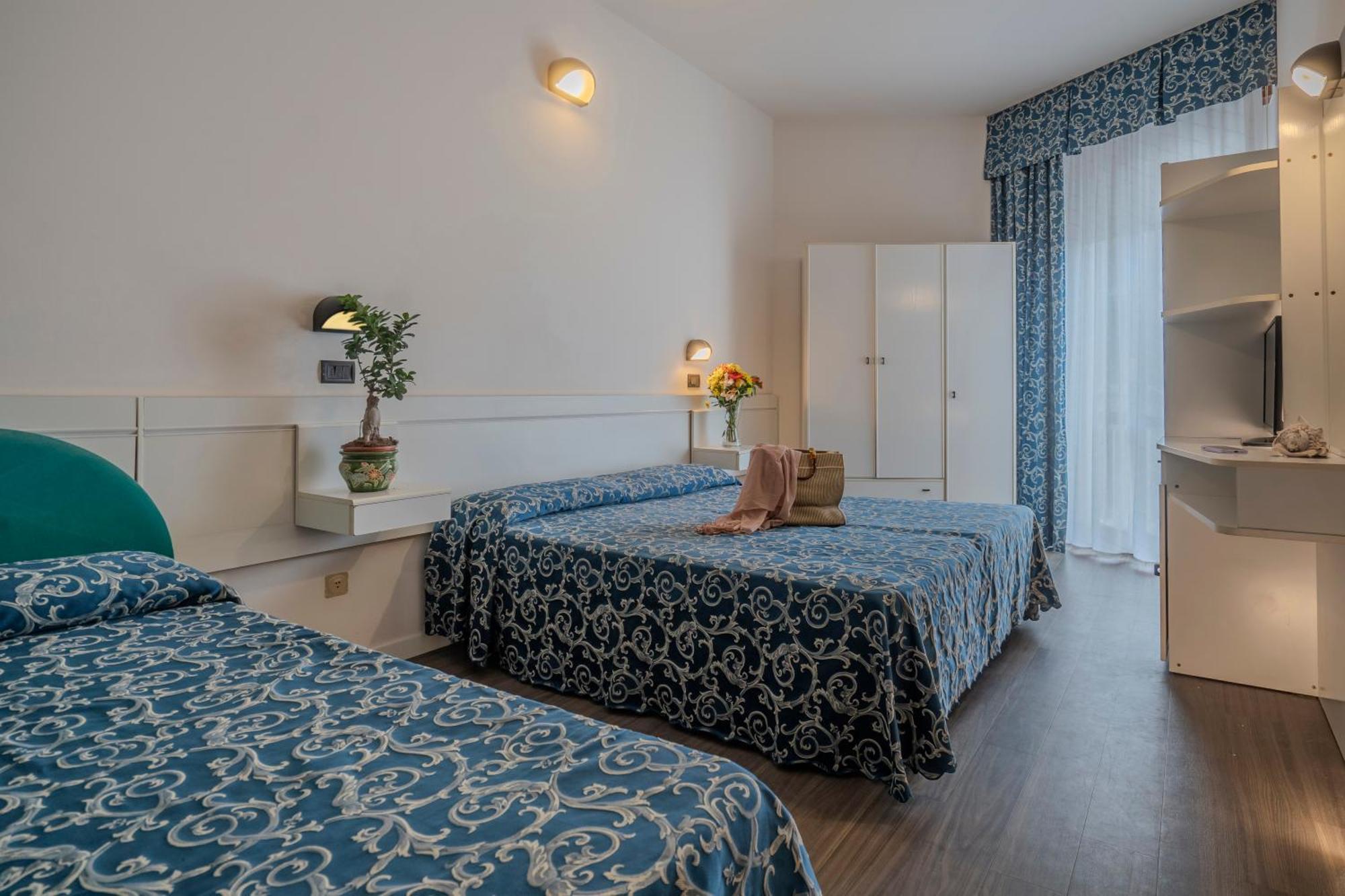 Hotel 2000 Rimini Extérieur photo