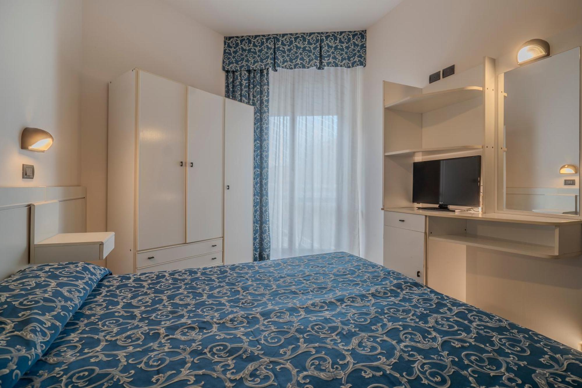 Hotel 2000 Rimini Extérieur photo