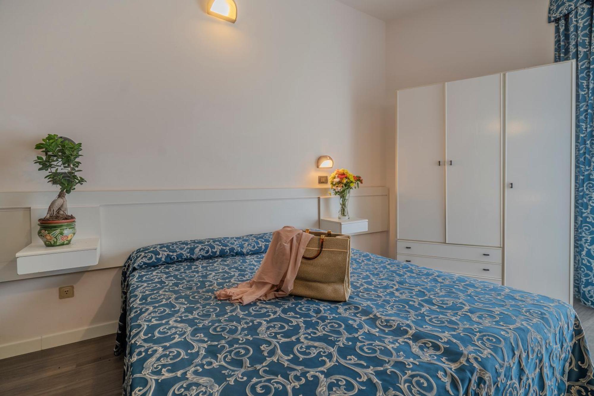 Hotel 2000 Rimini Extérieur photo