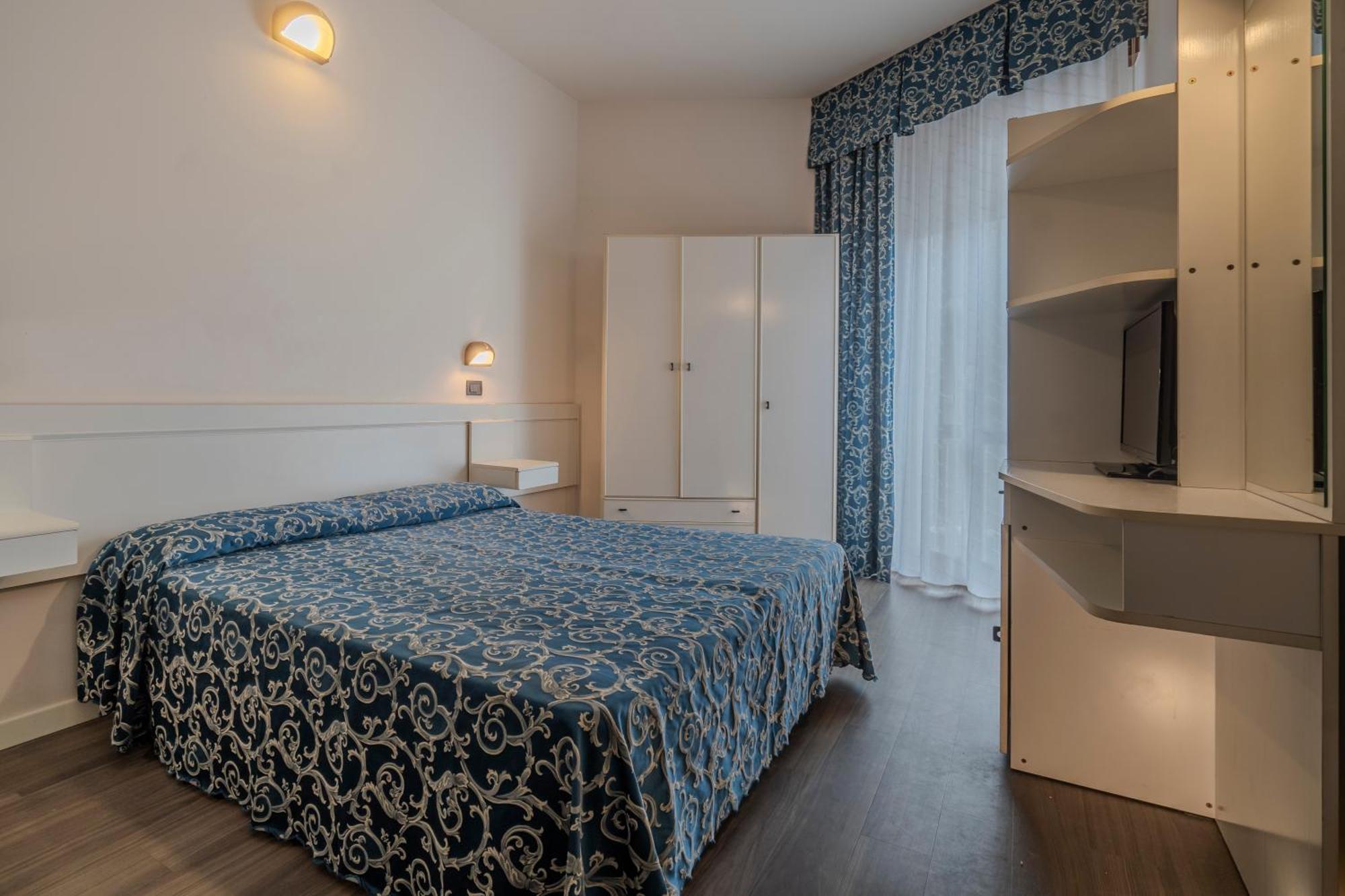 Hotel 2000 Rimini Extérieur photo