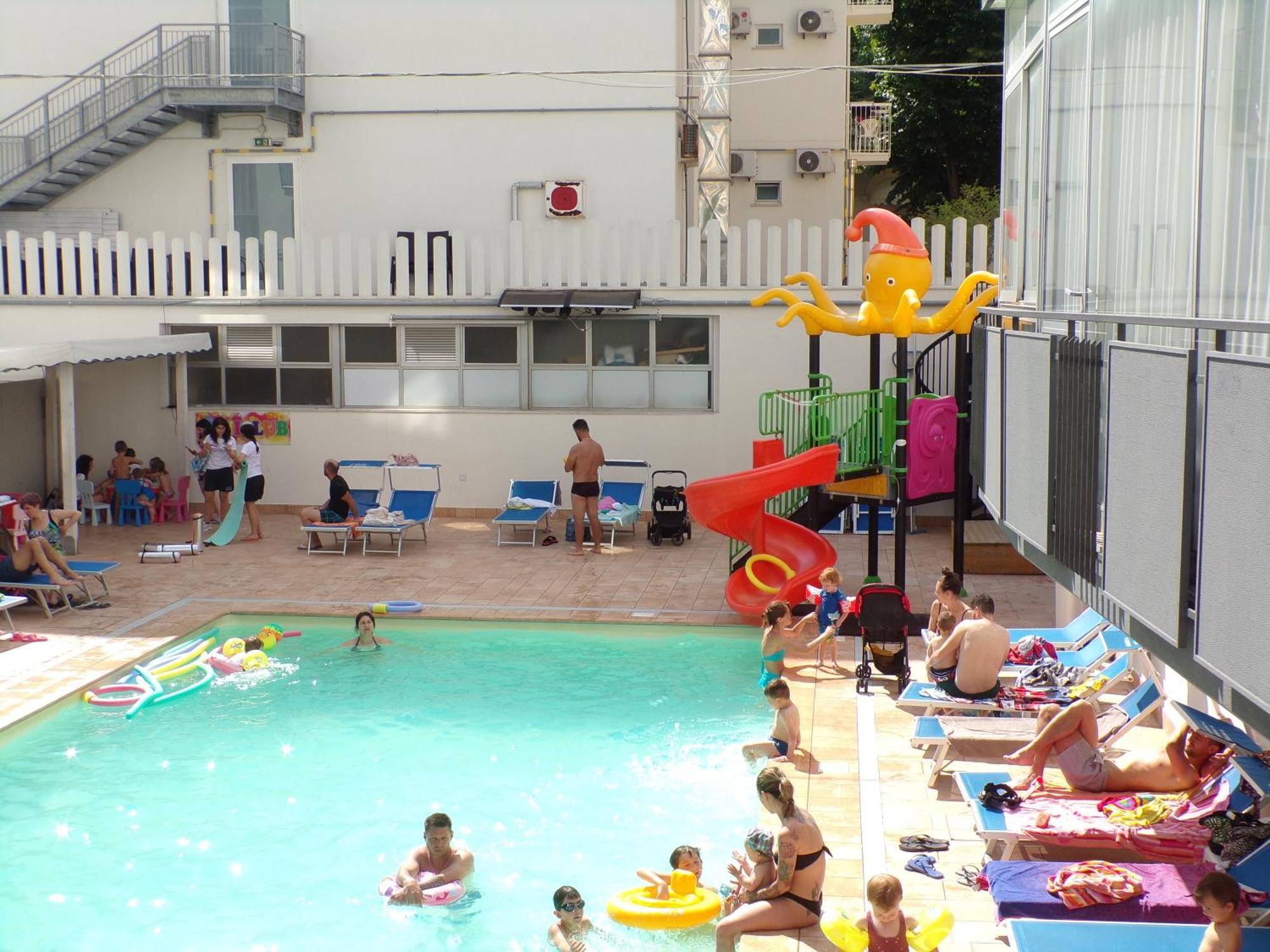 Hotel 2000 Rimini Extérieur photo