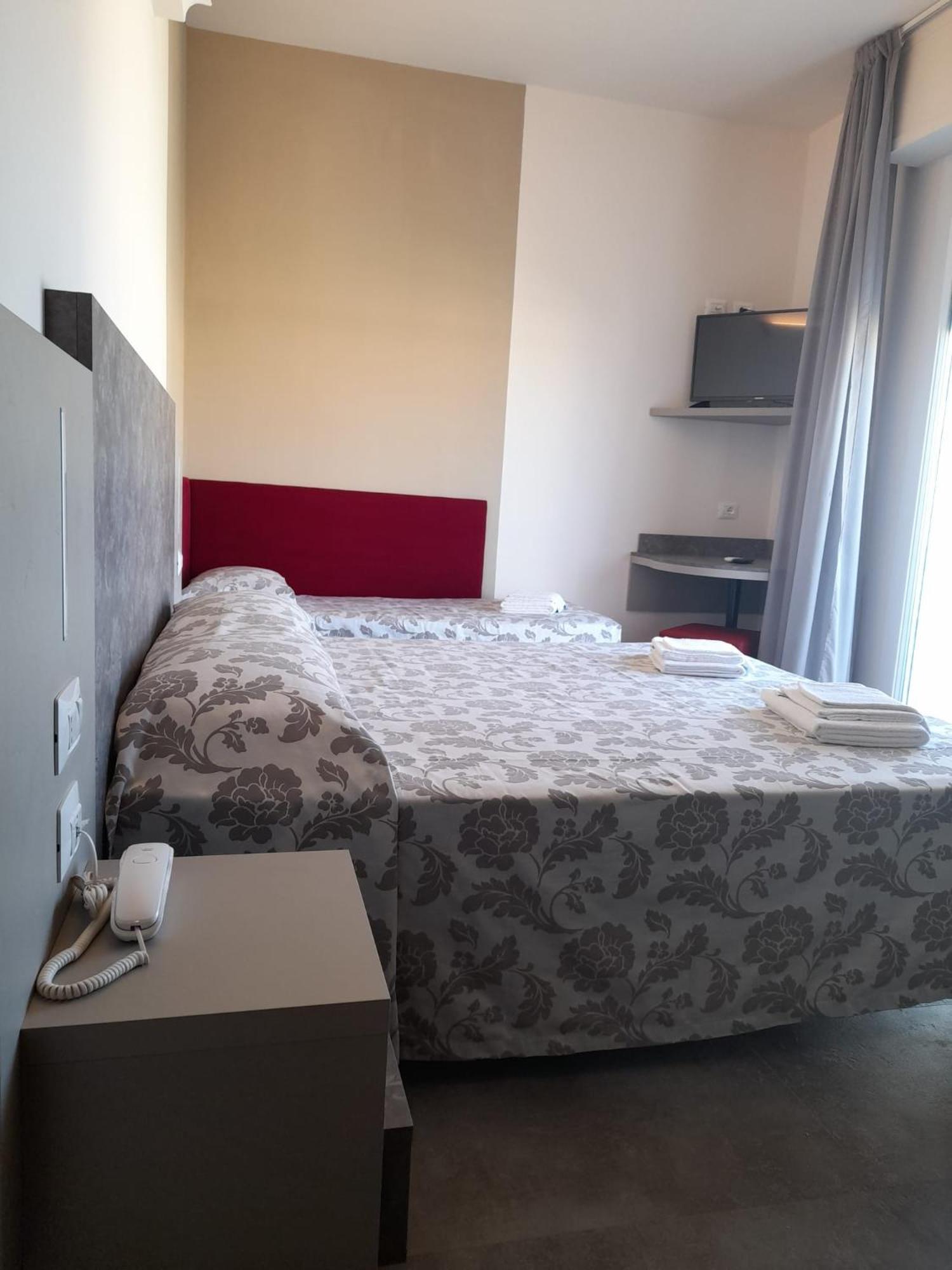 Hotel 2000 Rimini Extérieur photo