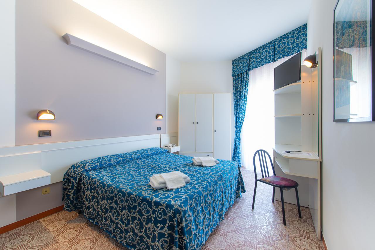 Hotel 2000 Rimini Chambre photo