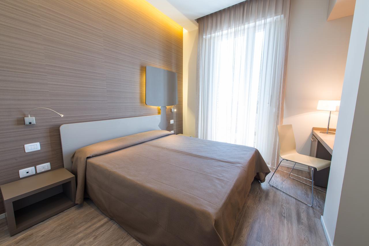 Hotel 2000 Rimini Extérieur photo