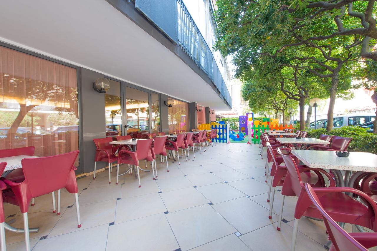 Hotel 2000 Rimini Extérieur photo