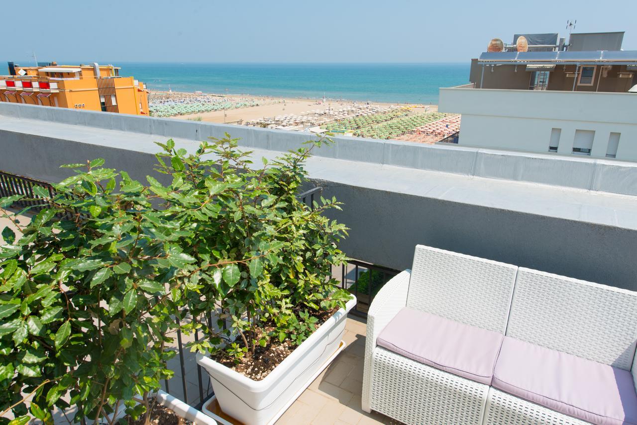 Hotel 2000 Rimini Extérieur photo