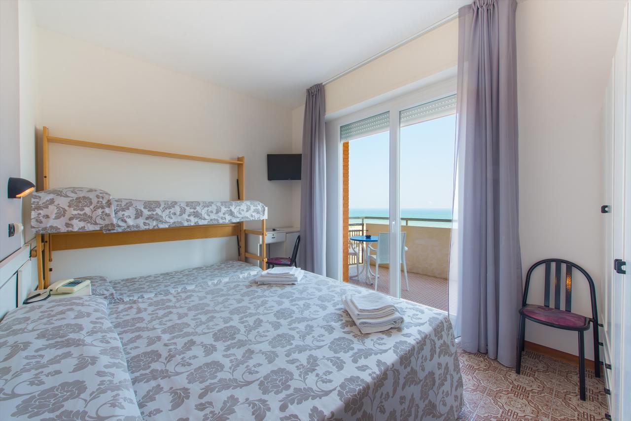 Hotel 2000 Rimini Extérieur photo