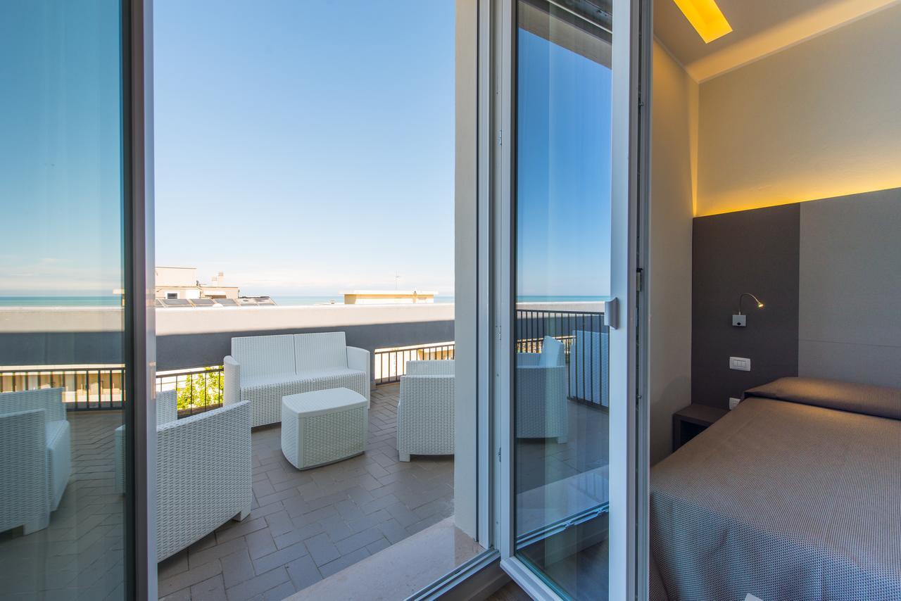 Hotel 2000 Rimini Extérieur photo