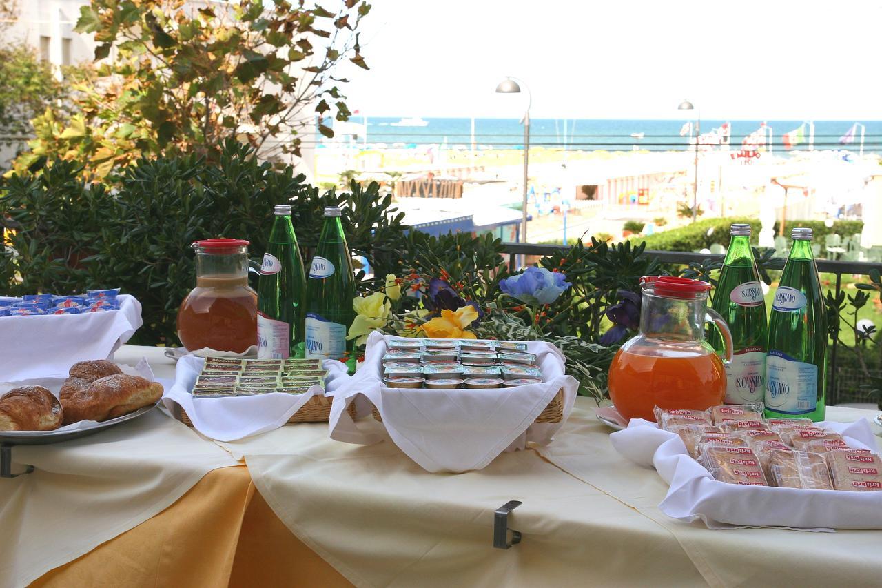 Hotel 2000 Rimini Extérieur photo